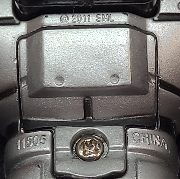 2011 SPINMASTER REDAKAI SILVER METANOID ACTION FIGURE - 4" - Picture 11 of 16